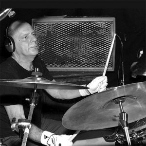 Dennis Thompson, Schlagzeuger und letztes verbliebenes Mitglied von MC5, stirbt im Alter von 75 Jahren